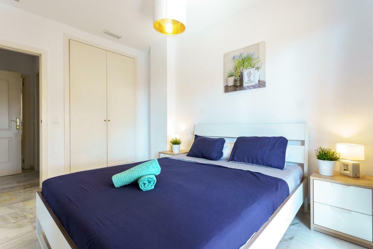 Spacious Beachfront Flat With Sea Views And Private Indoor Parking Apartamento *