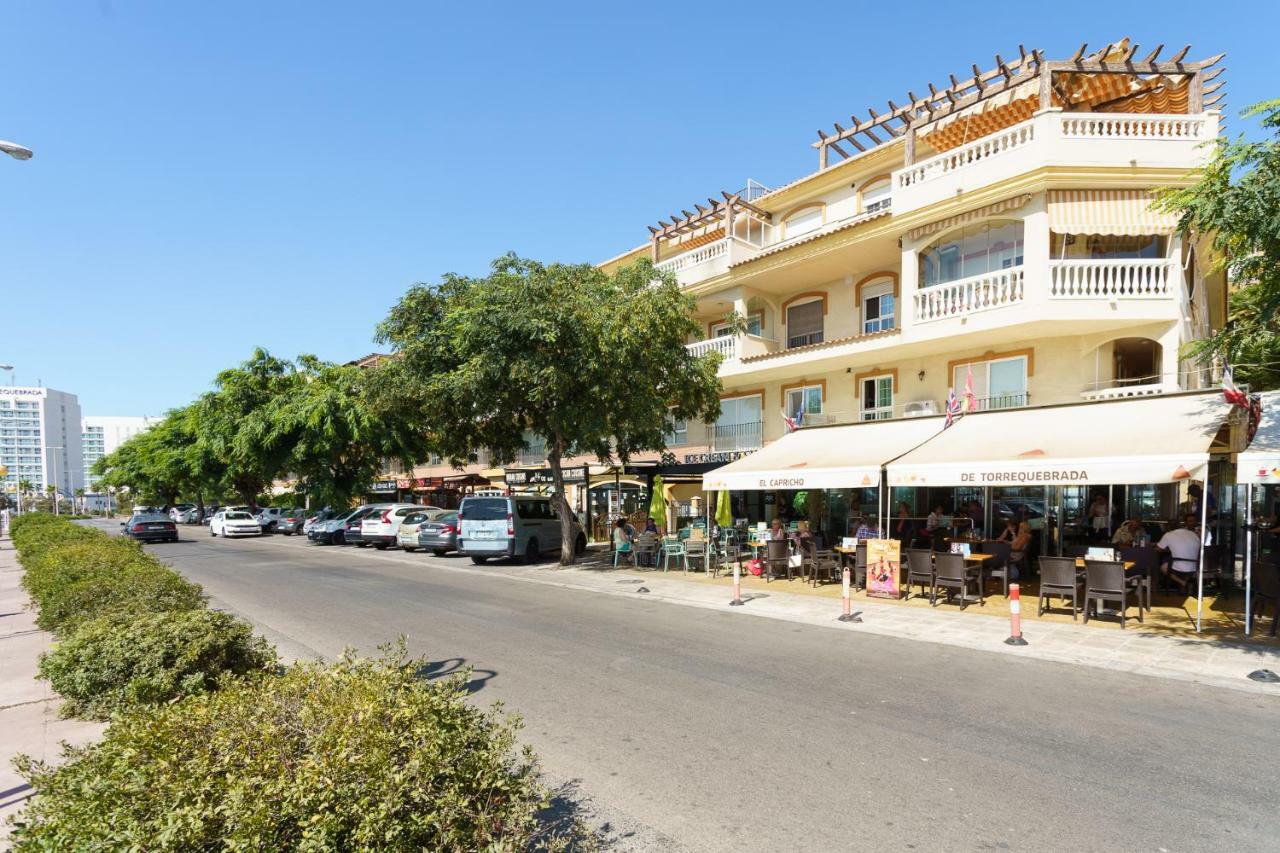 Spacious Beachfront Flat With Sea Views And Private Indoor Parking * Benalmádena