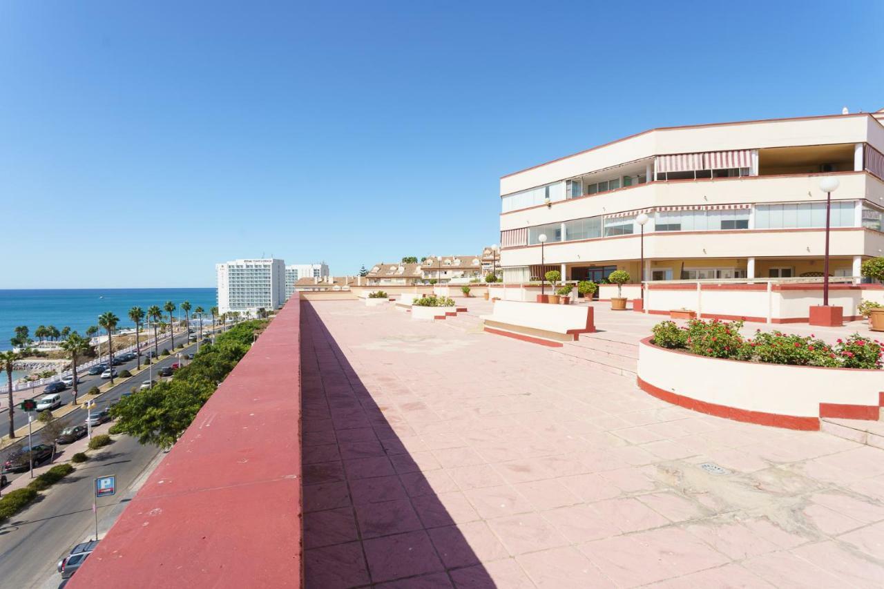 Spacious Beachfront Flat With Sea Views And Private Indoor Parking Apartamento *