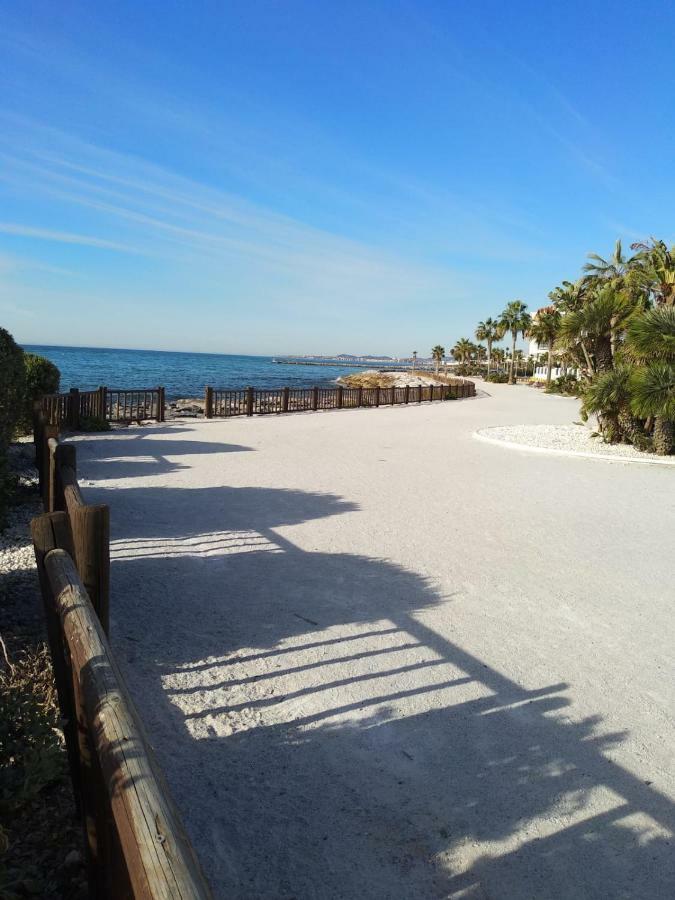 Ana Junto A La Playa Benalmadena