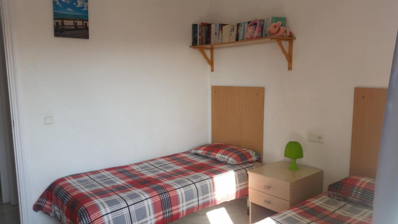 Gamonal Apartment, Calle Sagitario 3 *
