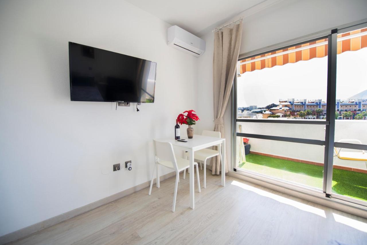 Benal Beach Sea Front Holiday Apartment *