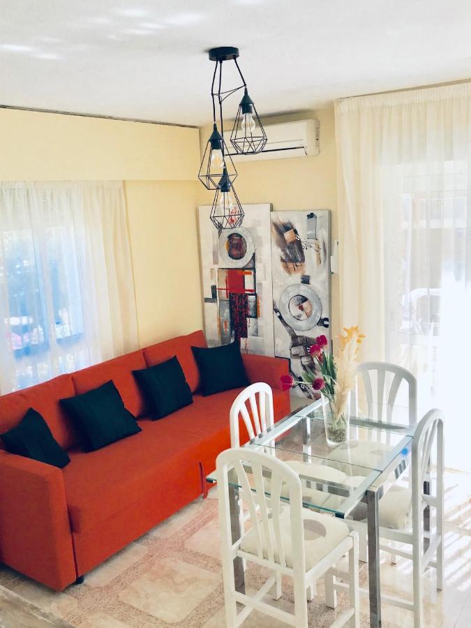 Apartamento Con Aire Acondicionado+jardin Y Piscina *