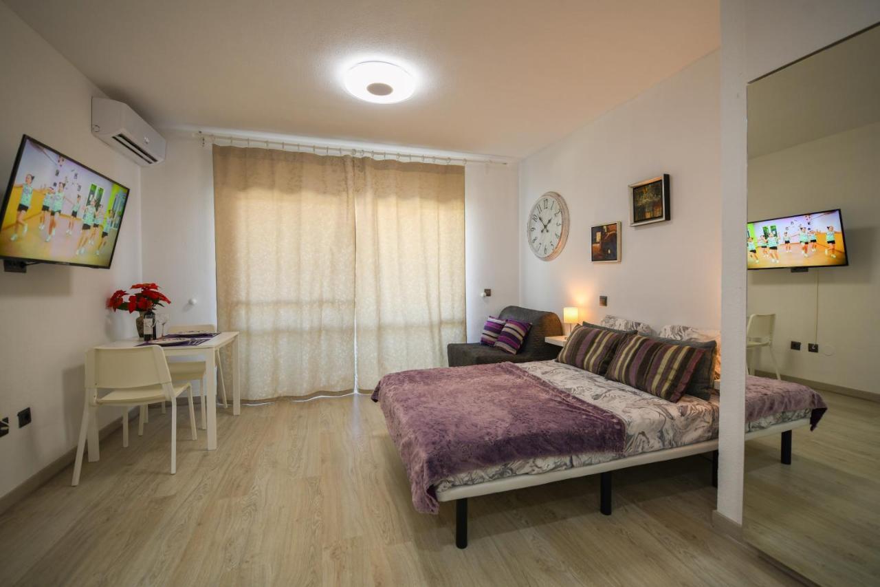 Benal Beach Sea Front Holiday Apartment *