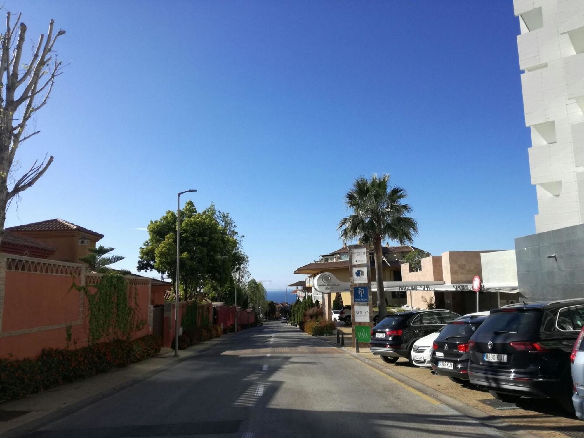 With One Bedroom In La Capellania, With Wonderful Sea View, Apartment Benalmadena