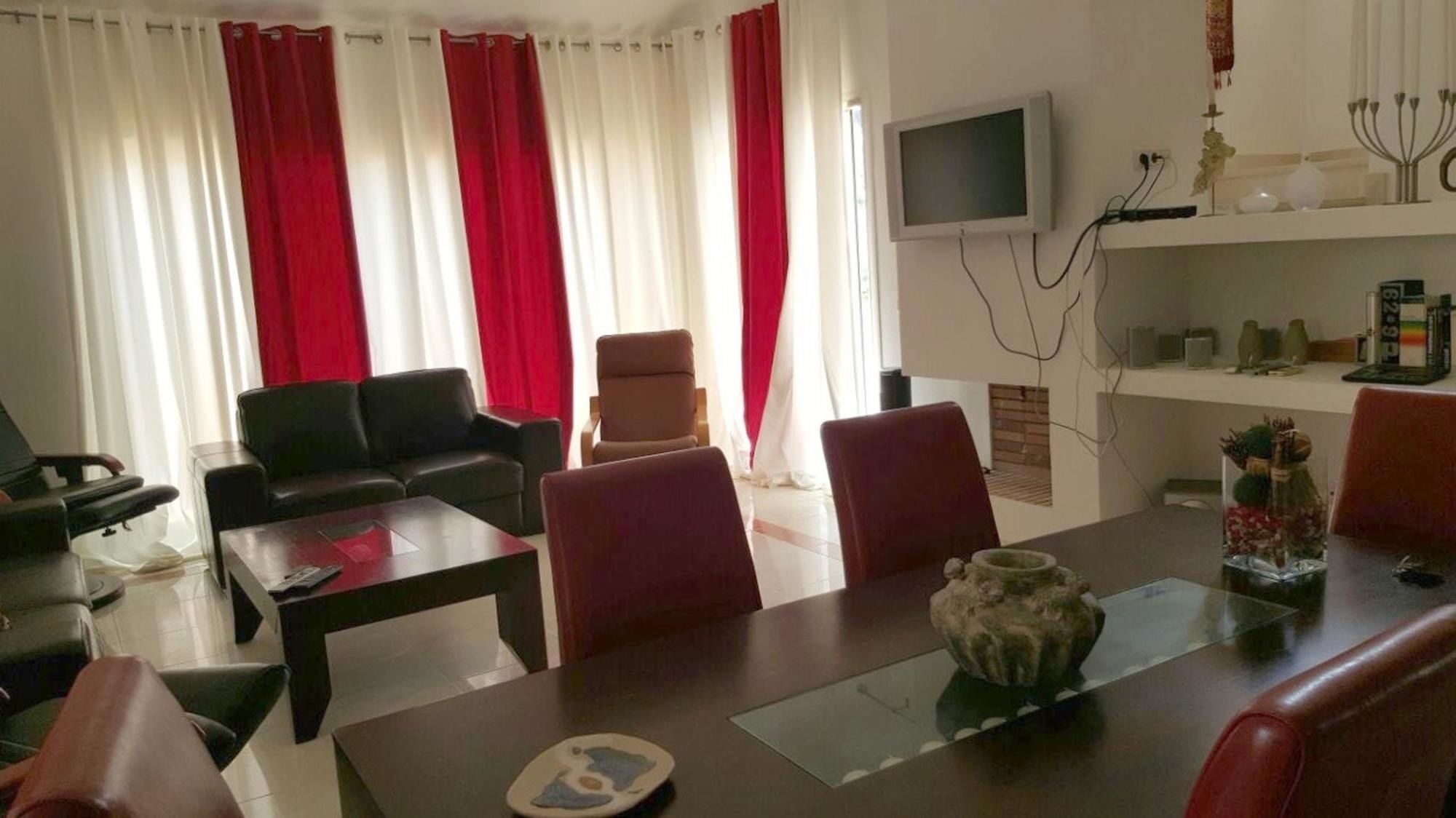 With 4 Bedrooms In Benalmadena, With Wonderful Sea View, Private *