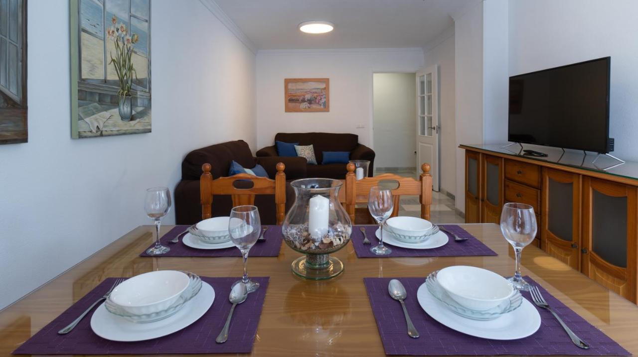 Holidays & Homes I Playa, Piscinas ,relax Apartment