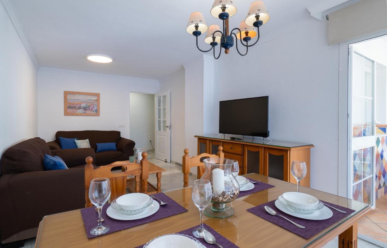 Holidays & Homes I Playa, Piscinas ,relax Apartment