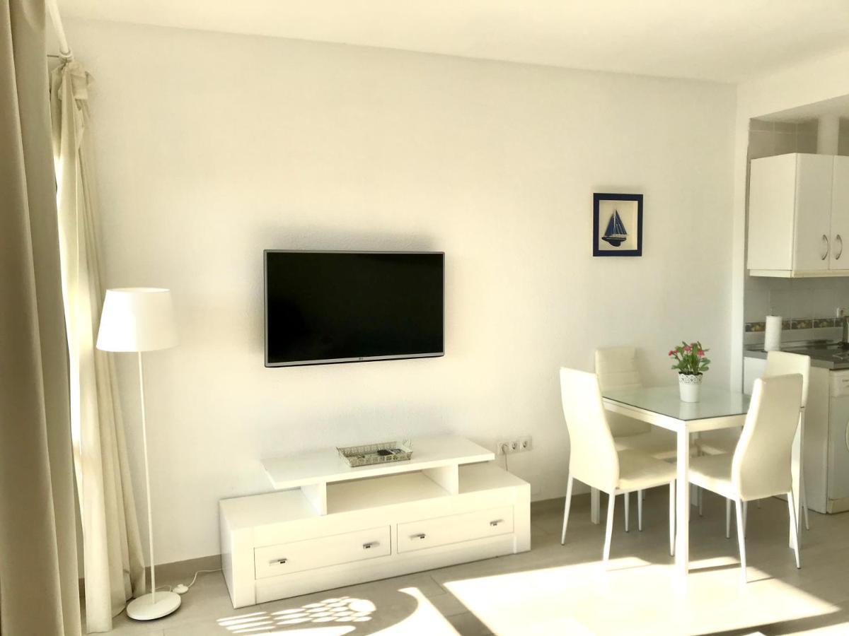 Estudios Y Benal Appartement *