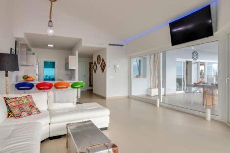 Luxury Penthouse With Jacuzzi And Seaviews Benalmadena