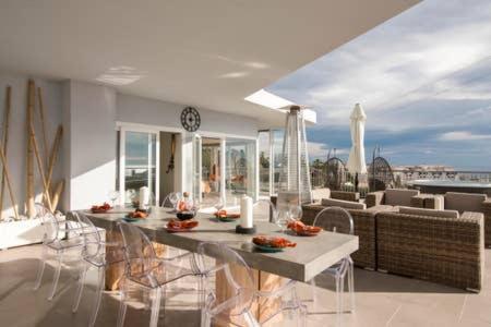 Luxury Penthouse With Jacuzzi And Seaviews Apartment Benalmadena