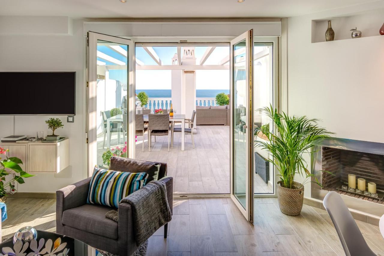 Balcon De Apartment