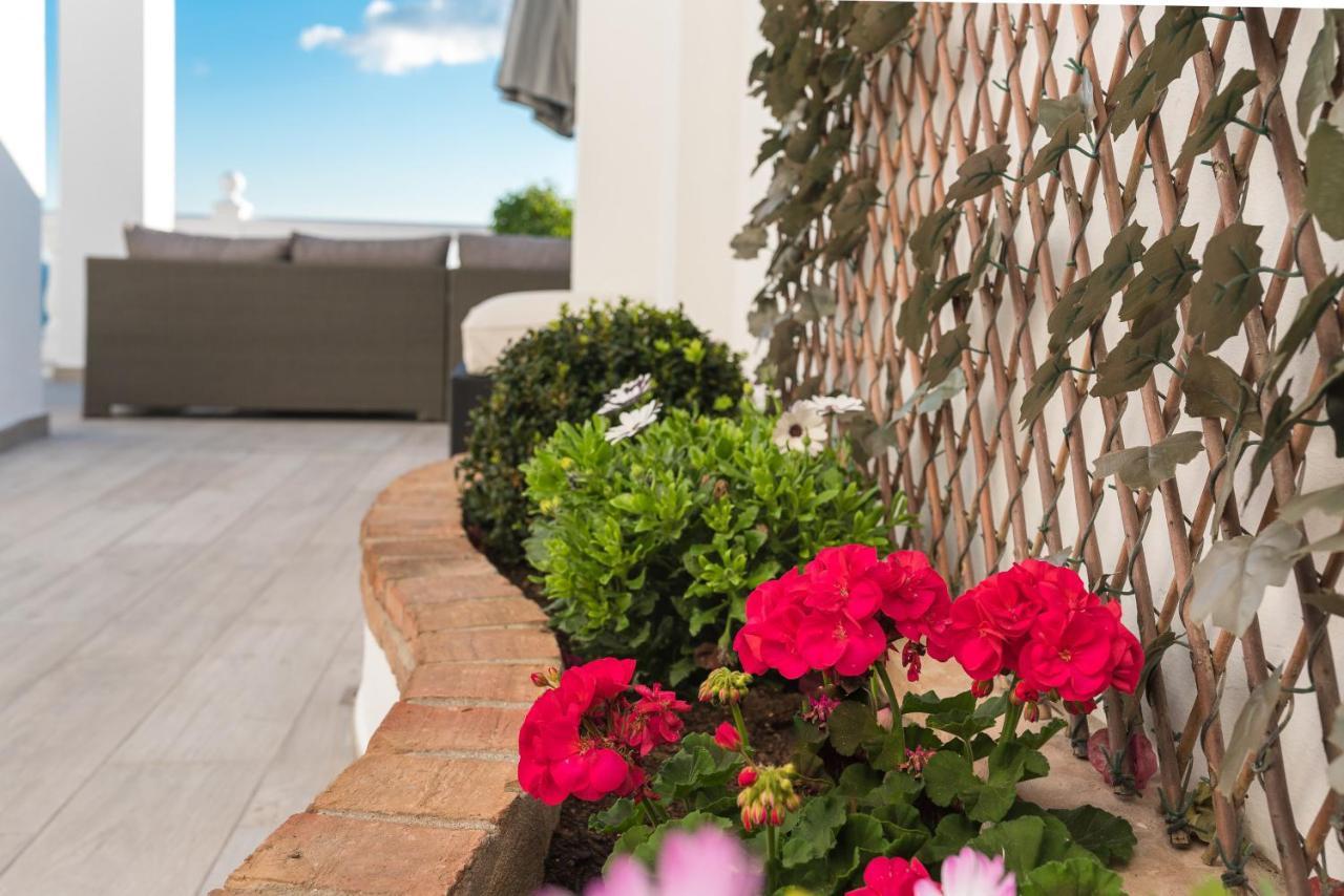 Balcon De Apartment