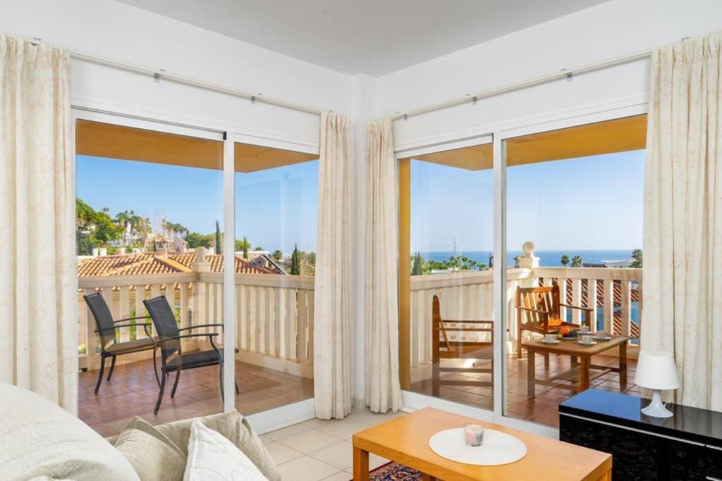 Lovely Seaview In El Higueron By Costarentals - Ref 106 *