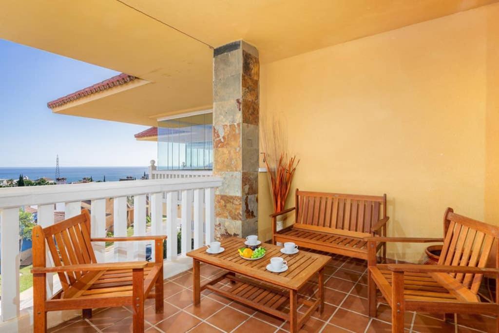 Lovely Seaview In El Higueron By Costarentals - Ref 106 * Benalmádena