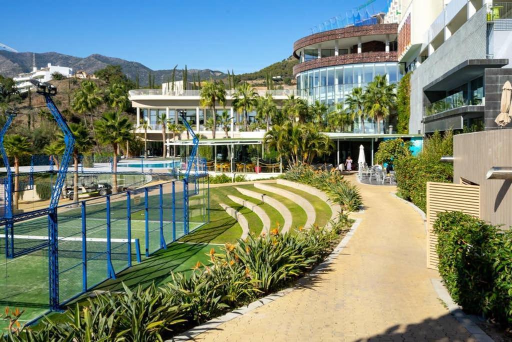 Apartamento Lovely Seaview In El Higueron By Costarentals - Ref 106 Benalmádena