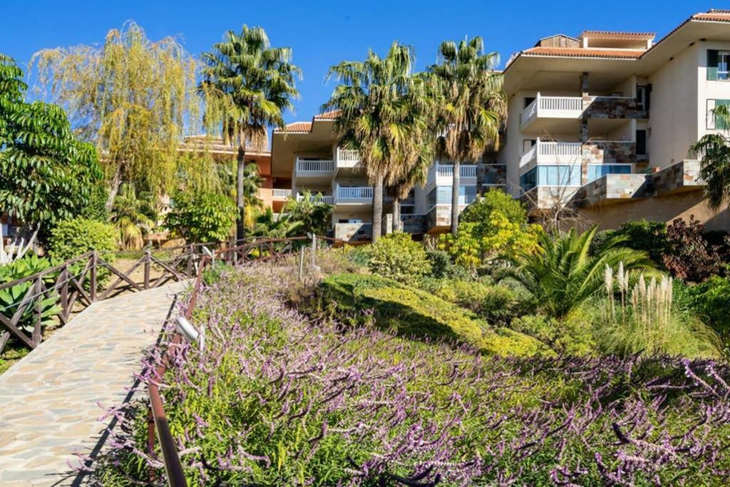 Lovely Seaview In El Higueron By Costarentals - Ref 106 *
