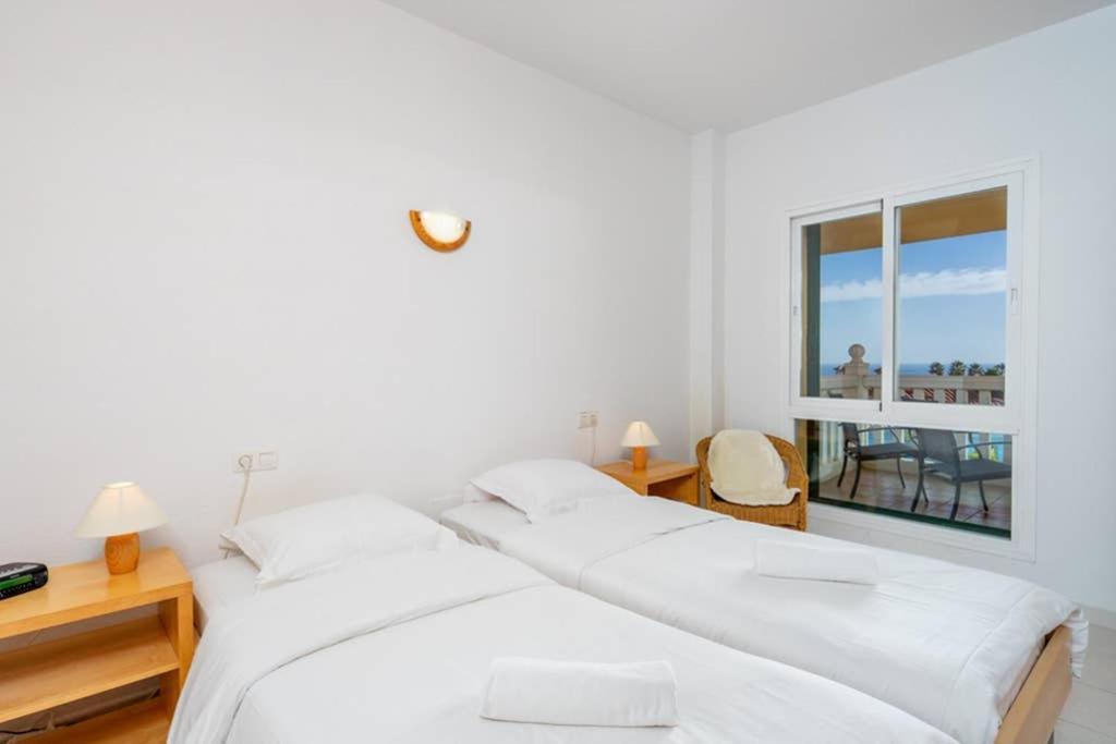 Apartamento Lovely Seaview In El Higueron By Costarentals - Ref 106