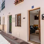 Lovely Cozy 2-Bedroom Residential Home With Patio