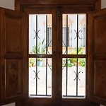 Lovely Cozy 2-Bedroom Residential Home With Patio