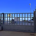 Ubicacion Perfecta! A 100 Metros De La Playa!
