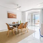 Beautiful Views Family Townhouse Steps From The Beach