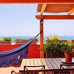 Precioso Atico Con Gran Terraza Y Vistas Al Mar.