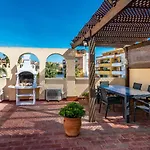 Vb Fantastic 3Bdr Duplex With Large Terrace