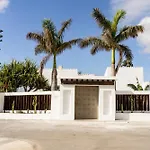 Bed & Breakfast In Villa Eden Palm