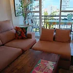 Coty\'S Beach, Habitaciones En Casa Compartida