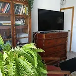 Coty\'S Beach, Habitaciones En Casa Compartida
