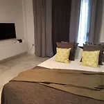 Peaceful 1Br Getaway - Walk To Beach And Train