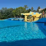 Bythewave Apartments