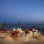 Las Arenas Suites
