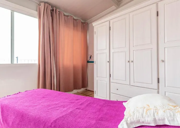 Cozy Apartment In Benalmadena With House Sea View