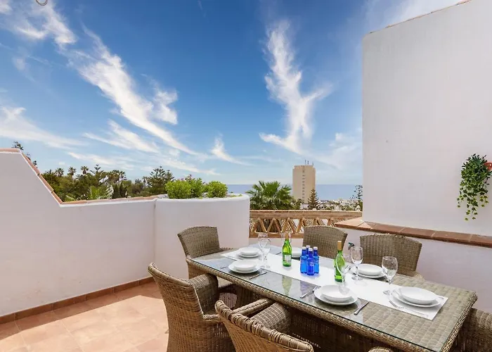 Beautiful Views Family Townhouse Steps From The Beach