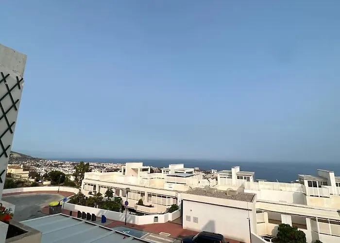 Vistas Mar Y Montana