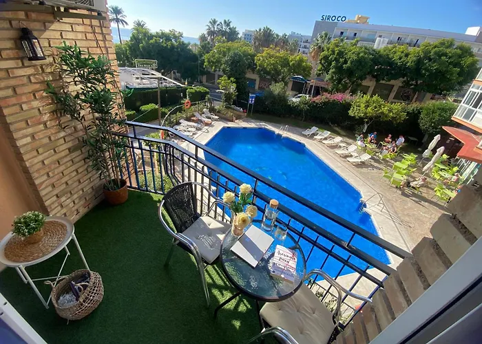 Studio With Views Next To Puerto Marina The Green Door