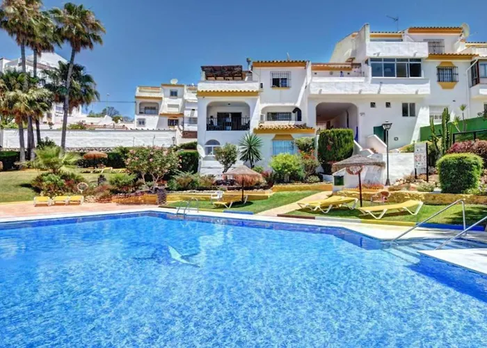 La Perla Beach & Pool