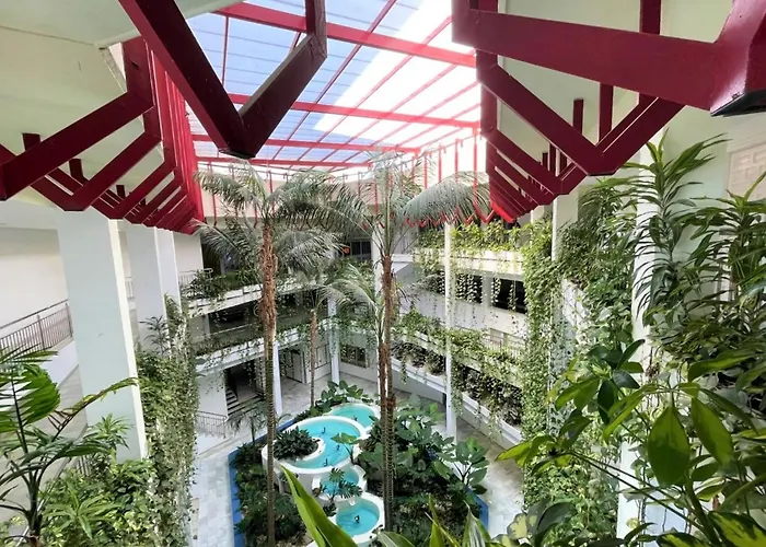 Apartment With Beach And Garden Views