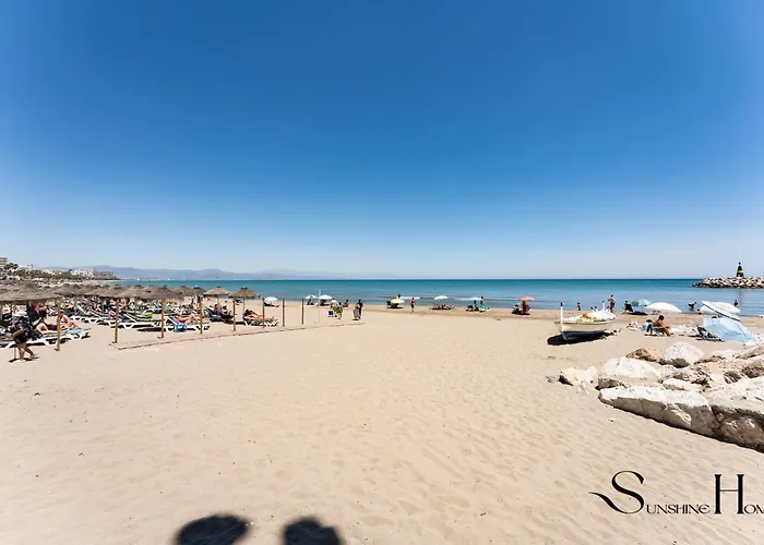 Top Location, 50M From The Beach And Resaurants