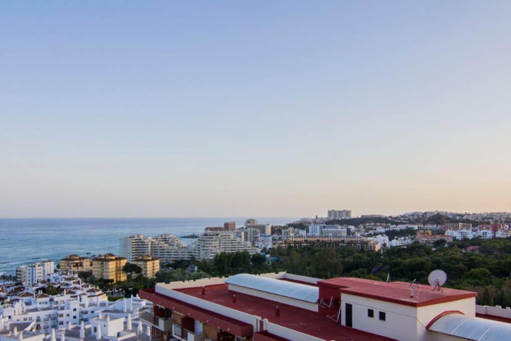 Estudio Jjupiter 250 M Del Mar Con Vistas Al Mar Piscinas Benalmádena