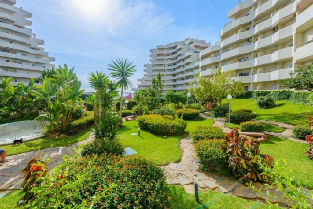 Apartment 215. Primera Linea De Playa. Benalmadena