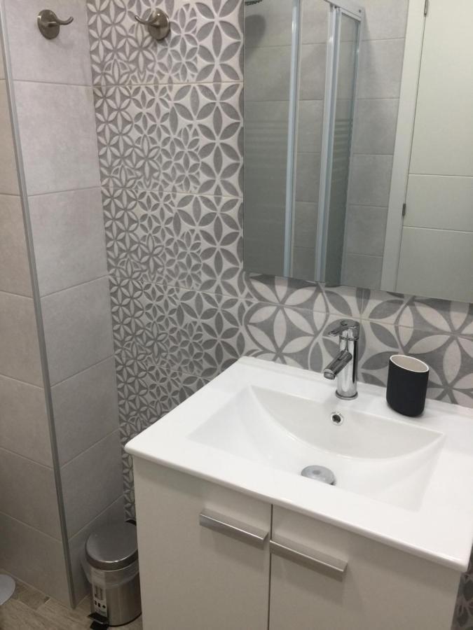 Aguila Apartment *