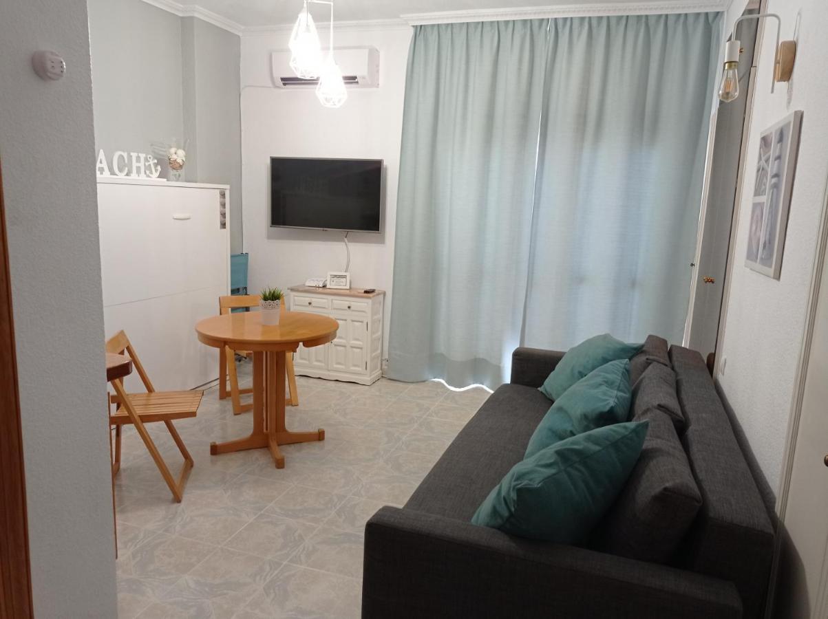 Estudio Puerto Marina Apartment *