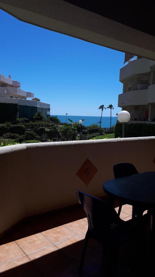 Benalbeach, 20 *