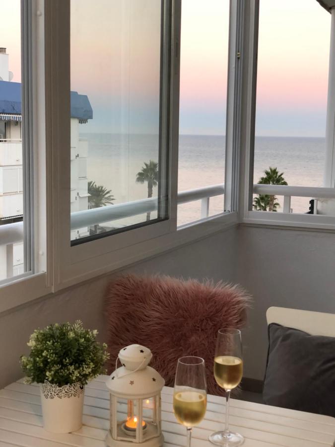 Victoria Luxury Beachfront In Costa Apartment