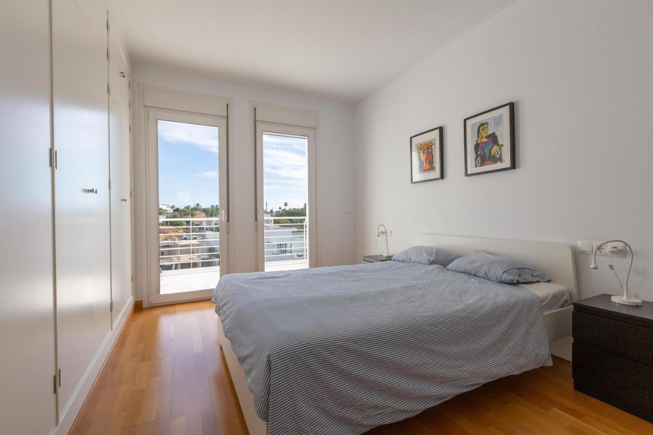 With A Sunny Terrace Apartment Benalmadena
