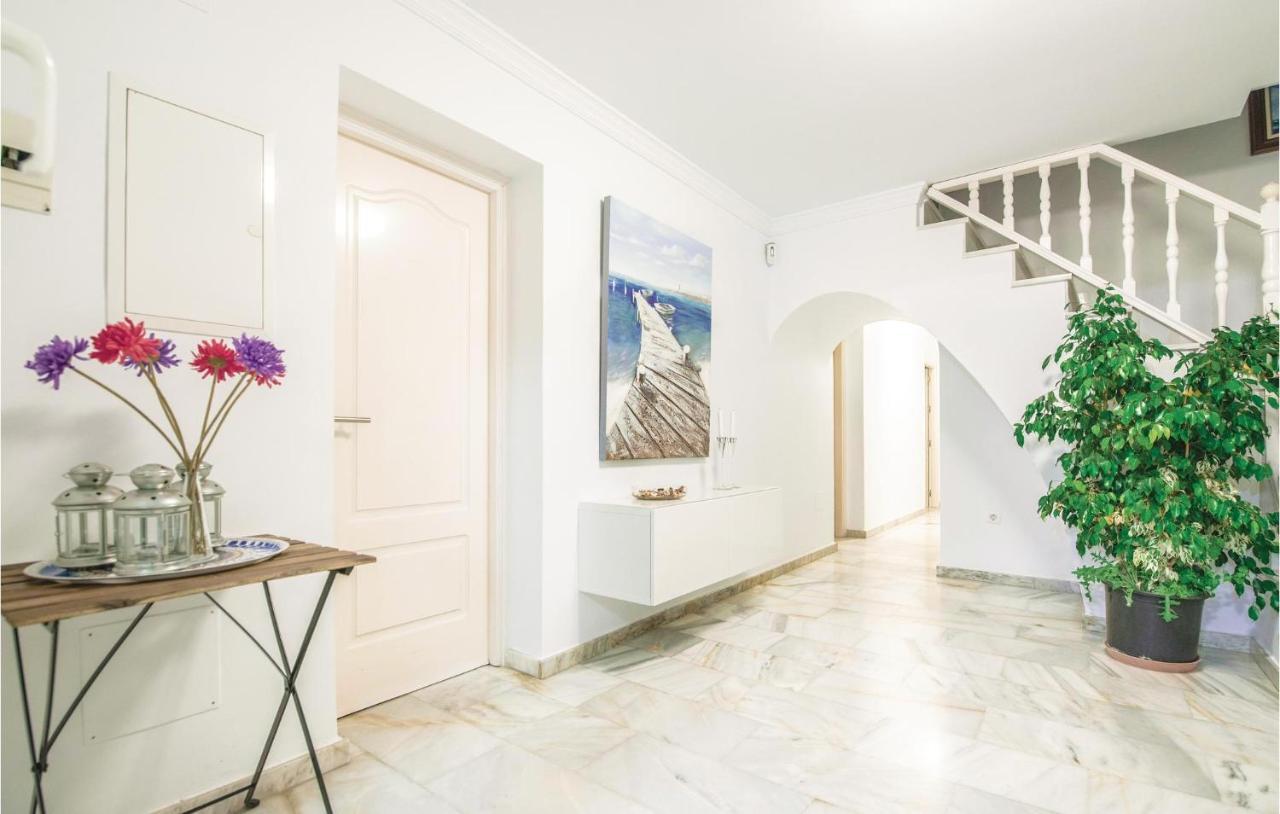 Amazing In Benalmdena With 7 Bedrooms, Wifi&outdoor Swimming Pool