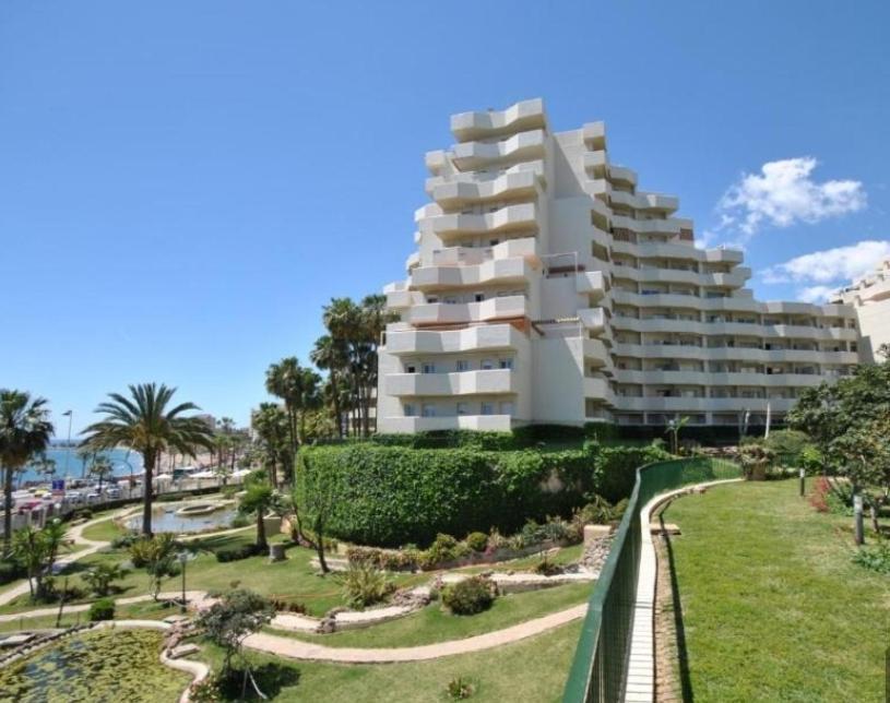 Apartment Precioso Con Piscinas Y Vistas Al Mar. *